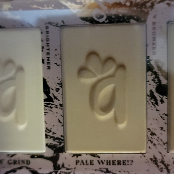 ALAMAR COSMETICS Brighten & Bronze Complexion Trio - Picture 3 of 8